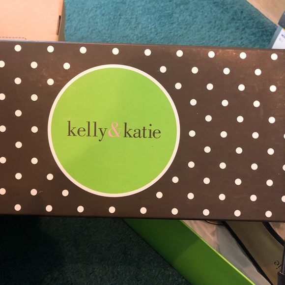 Shoes - Picture 1 of 3